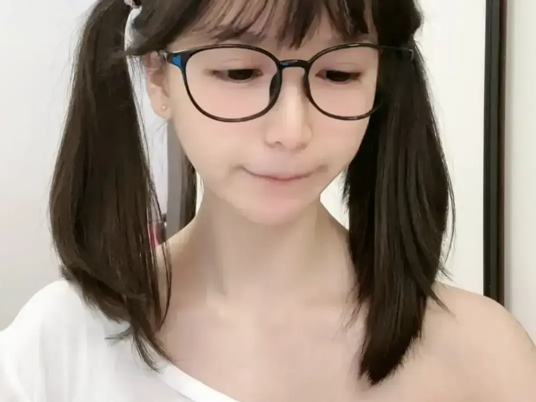 《萌小栖》天才交易员咯咯哒vlog原视频无删减全集-完整版免费观看-高清资源值得二刷细品