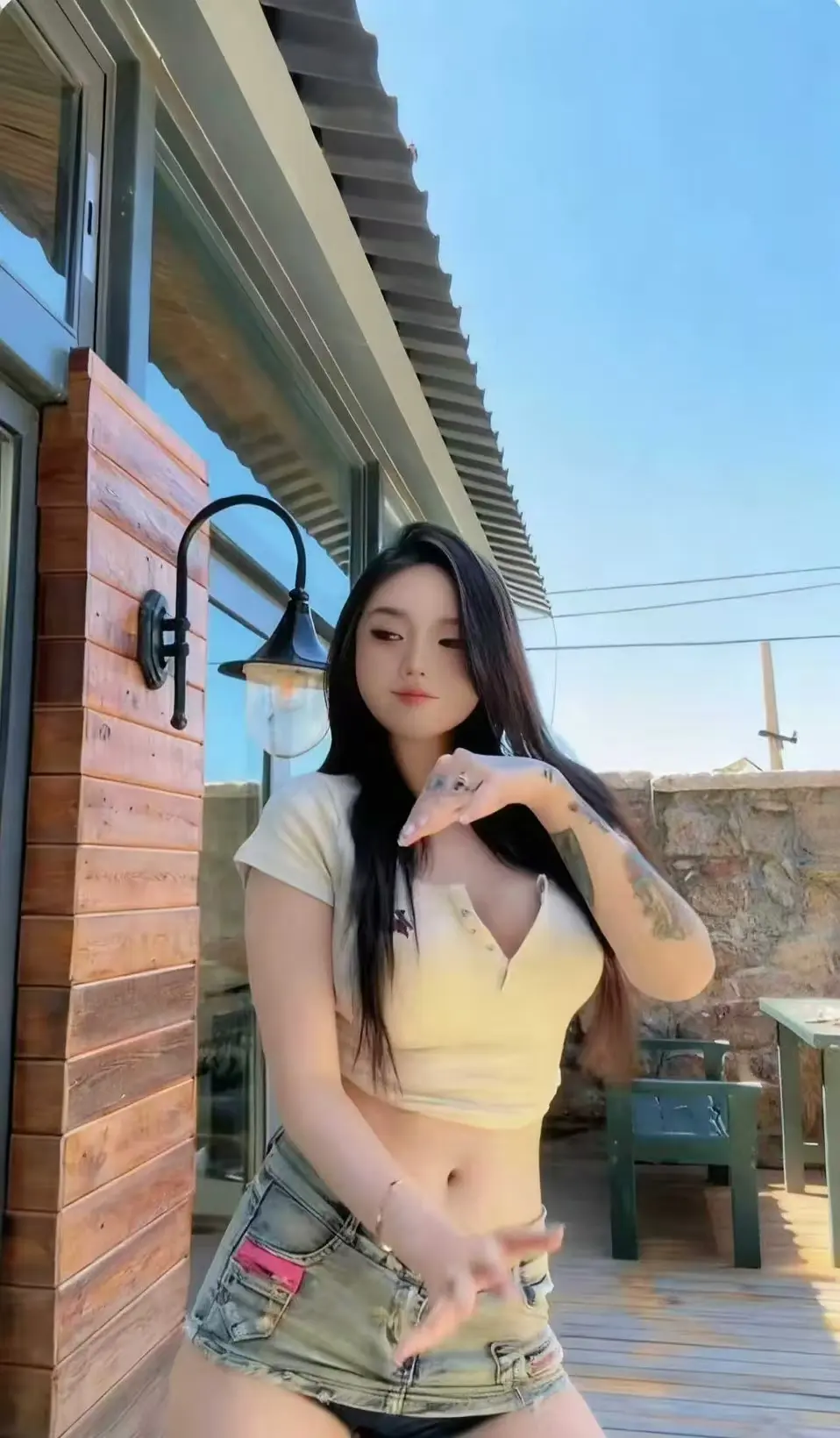 《Meena 成美男》高清全集免费在线看-中文版无删减资源强势来袭-网盘观看无广告清爽到底-一次看遍Meena 成美男